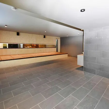C H Illas Διαμέρισμα *